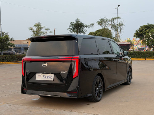 ឡាន 6 កៅអី VIP