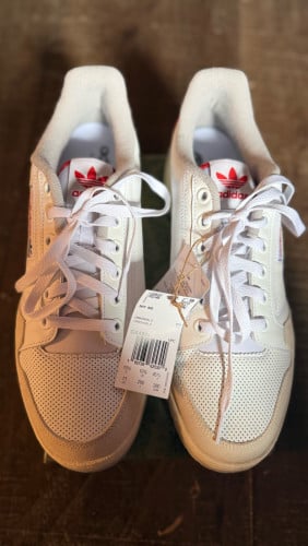 ស្បែកជើង adidas ថ្មី ល បានម្តងនៅផ្លាកzin