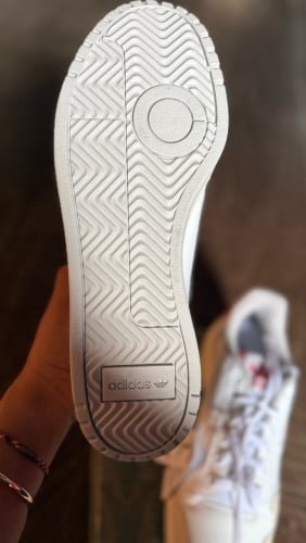 ស្បែកជើង adidas ថ្មី ល បានម្តងនៅផ្លាកzin