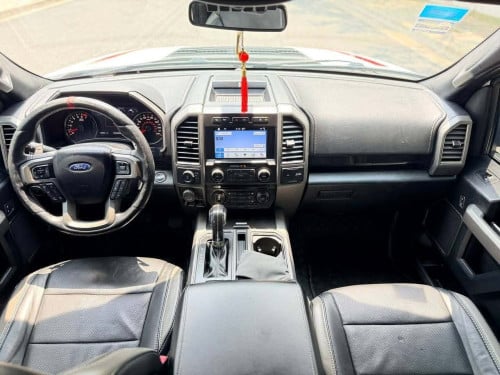 ស្តុកថ្មី Ford F-150 Raptor 2018 Full option USA ឡានស្អាត អត់មានបុកប៉ះ អត់ច្រេស តម្លៃល្អ