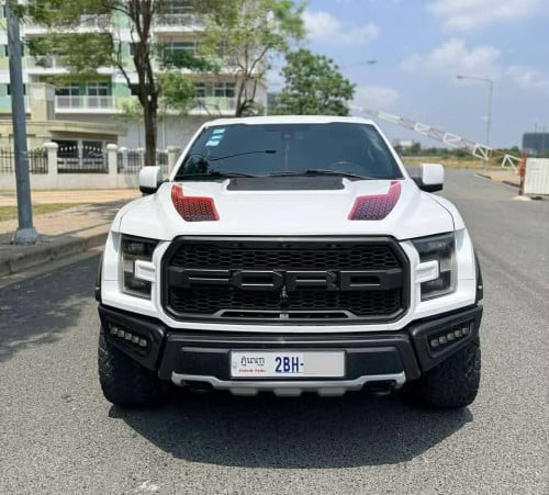 ស្តុកថ្មី Ford F-150 Raptor 2018 Full option USA ឡានស្អាត អត់មានបុកប៉ះ អត់ច្រេស តម្លៃល្អ