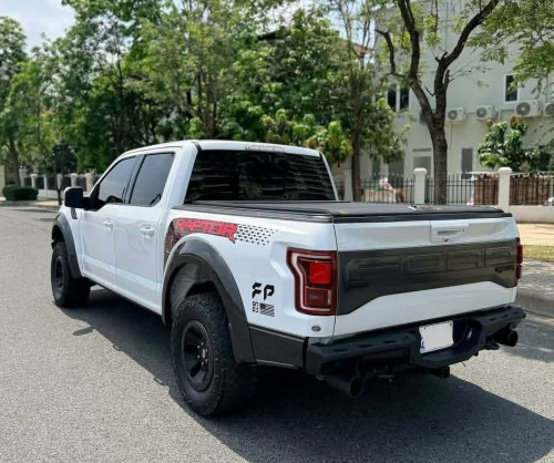 ស្តុកថ្មី Ford F-150 Raptor 2018 Full option USA ឡានស្អាត អត់មានបុកប៉ះ អត់ច្រេស តម្លៃល្អ