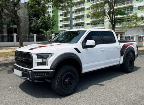 ស្តុកថ្មី Ford F-150 Raptor 2018 Full option USA ឡានស្អាត អត់មានបុកប៉ះ អត់ច្រេស តម្លៃល្អ