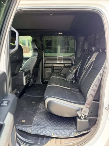 ស្តុកថ្មី Ford F-150 Raptor 2018 Full option USA ឡានស្អាត អត់មានបុកប៉ះ អត់ច្រេស តម្លៃល្អ