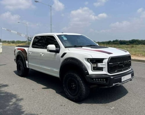 ស្តុកថ្មី Ford F-150 Raptor 2018 Full option USA ឡានស្អាត អត់មានបុកប៉ះ អត់ច្រេស តម្លៃល្អ