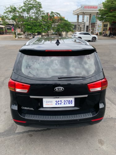 ឡានលក់ KIA Carnival 2015. 2.2