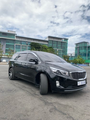 ឡានលក់ KIA Carnival 2015. 2.2