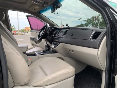 ឡានលក់ KIA Carnival 2015. 2.2