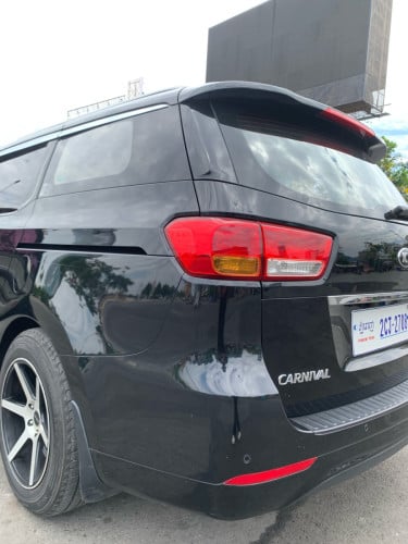 ឡានលក់ KIA Carnival 2015. 2.2