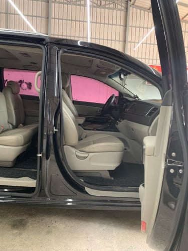 ឡានលក់ KIA Carnival 2015. 2.2