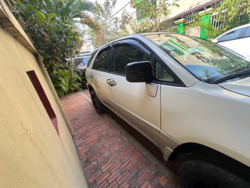 ឡានលក់ Lexus RX300 ឆ្នាំ00 ប៉ុង2 ( ដាក់ប៉ុង1 ហើយ ))