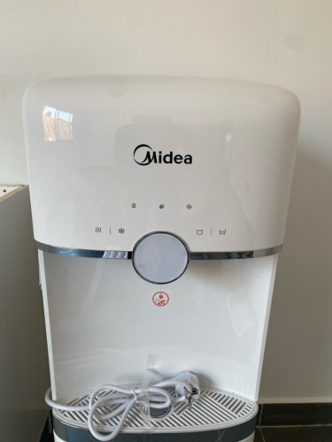 ម៉ាសុីនចម្រោះទឹក Midea