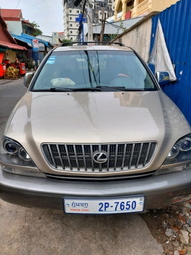 ឡានលក់ RX 300 ឆ្នាំ 2000ប៉ុងពីរ