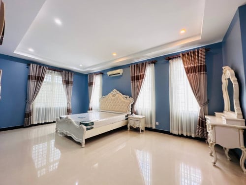 វីឡាសំរាប់ជួលនៅក្នុងបុរីអង្គរភ្នំពេញ / Single Villa for Rent at Borey Angkaor Phnom Penh
