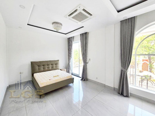 🏠វីឡាឃ្វីនកែង 2ជាប់គ្នា សម្រាប់ជួល | Queen Villa Corner 2Flat for Rent
