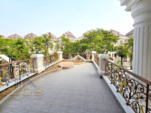 🏠វីឡាឃ្វីនកែង 2ជាប់គ្នា សម្រាប់ជួល | Queen Villa Corner 2Flat for Rent