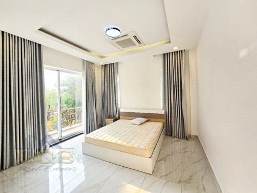 🏠វីឡាឃ្វីនកែង 2ជាប់គ្នា សម្រាប់ជួល | Queen Villa Corner 2Flat for Rent