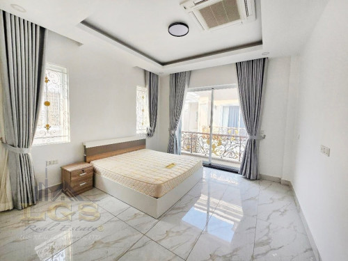 🏠វីឡាឃ្វីនកែង 2ជាប់គ្នា សម្រាប់ជួល | Queen Villa Corner 2Flat for Rent