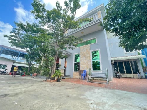 🏡 ដីនិងផ្ទះ (កែង) នៅជិតបុរី ពិភពថ្មីឈូកវ៉ា2 ត្រូវការលក់បន្ទាន់ខ្លាំង