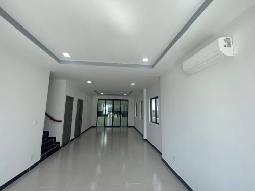 🏡 Urgent Sale – Sovannary Villa