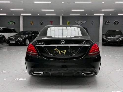 Mercedes-Benz C300  Price: $29,800 (ចរចាបាន)