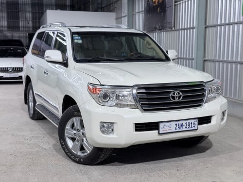 2013 Toyota Land Cruiser Full Option ទើបរៀបចំហើយ