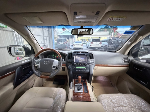 2013 Toyota Land Cruiser Full Option ទើបរៀបចំហើយ