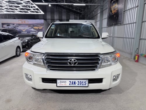 2013 Toyota Land Cruiser Full Option ទើបរៀបចំហើយ