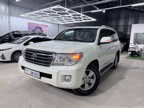 2013 Toyota Land Cruiser Full Option ទើបរៀបចំហើយ