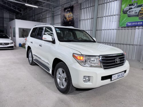 2013 Toyota Land Cruiser Full Option ទើបរៀបចំហើយ