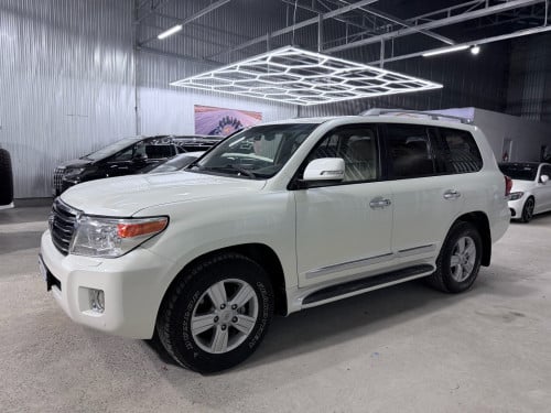 2013 Toyota Land Cruiser Full Option ទើបរៀបចំហើយ