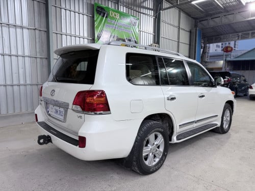 2013 Toyota Land Cruiser Full Option ទើបរៀបចំហើយ