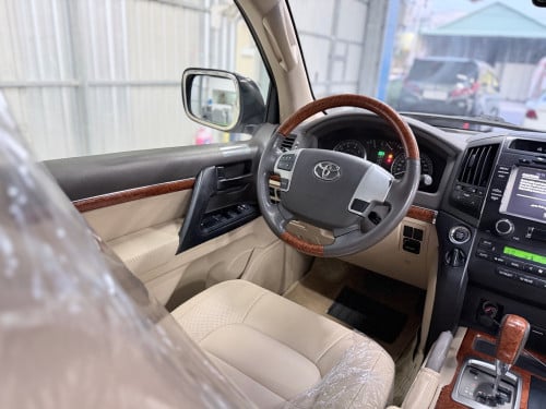 2013 Toyota Land Cruiser Full Option ទើបរៀបចំហើយ