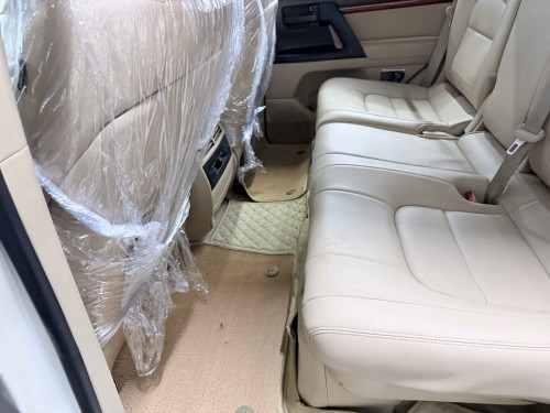 2013 Toyota Land Cruiser Full Option ទើបរៀបចំហើយ