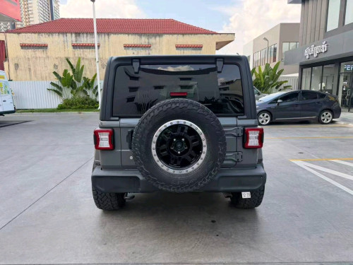 2018 Jeep Wrangler Sport S ពណ៌ស៊ីម៉ង់