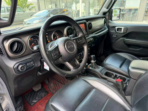 2018 Jeep Wrangler Sport S ពណ៌ស៊ីម៉ង់