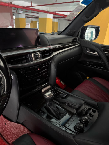 2020 LX570 Black Edition S