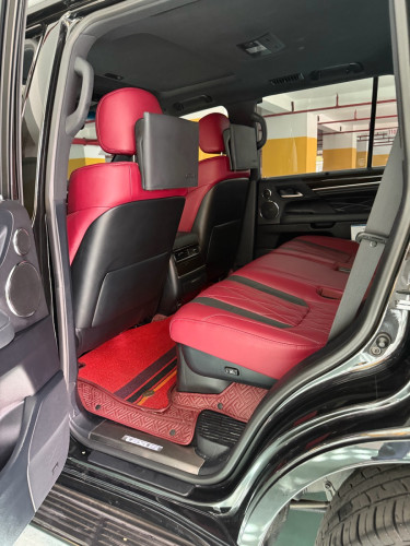 2020 LX570 Black Edition S