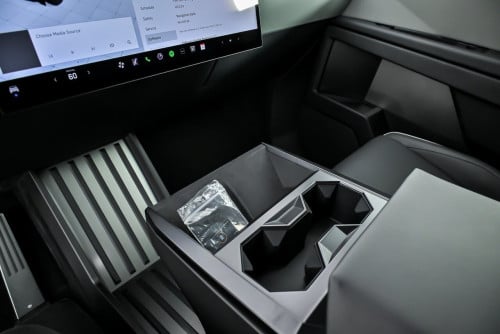 2025 Tesla Cybertruck Cyberbeast