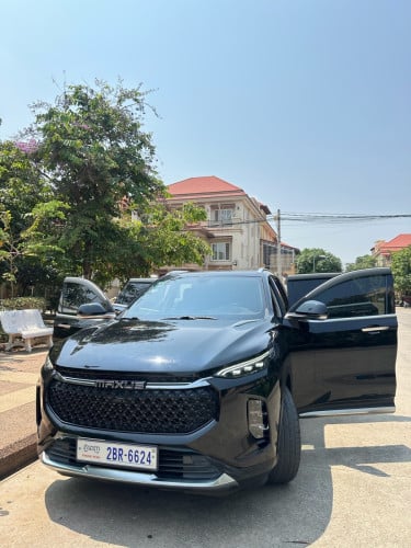 21800$ Maxus D60 2022 Black 7-Seater