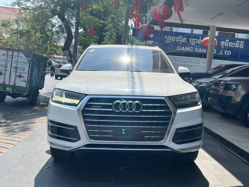 AUDI Q7 2017