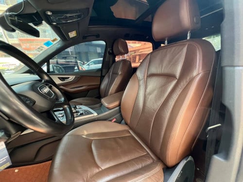 AUDI Q7 2017