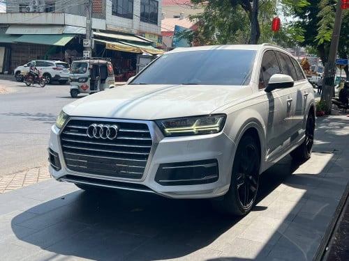 AUDI Q7 2017