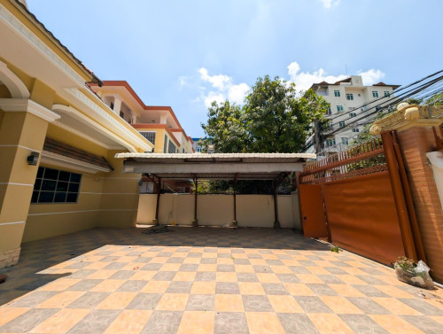 COMERCIAL VILLA FOR RENT IN PHSAR DUEM THKOV AREA
