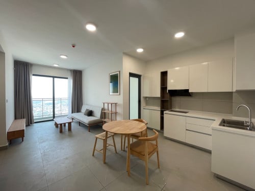 High Floor Nice Decoration 2 Bedrooms Unit for SALE in Urban Village Phase 2