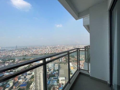 High Floor Nice Decoration 2 Bedrooms Unit for SALE in Urban Village Phase 2