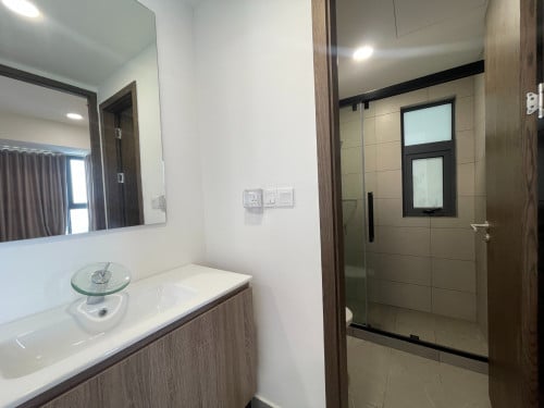 High Floor Nice Decoration 2 Bedrooms Unit for SALE in Urban Village Phase 2
