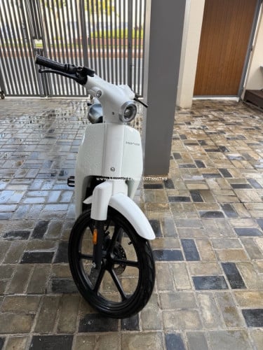 Honda cub E