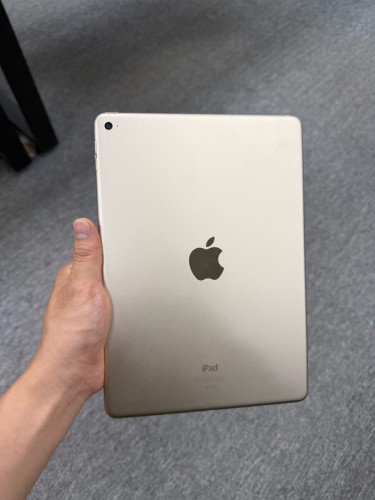 Ipad Air 2 សំណុំzin ស្អាត99% លក់ធូរៗ ក្រោម100$