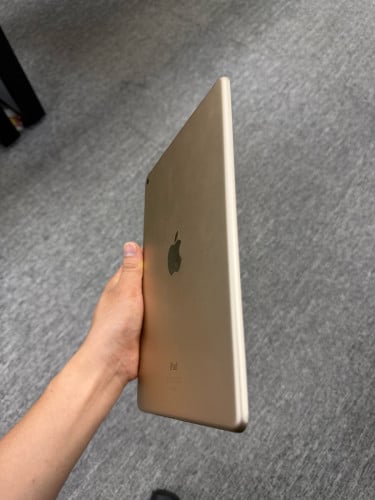 Ipad Air 2 សំណុំzin ស្អាត99% លក់ធូរៗ ក្រោម100$